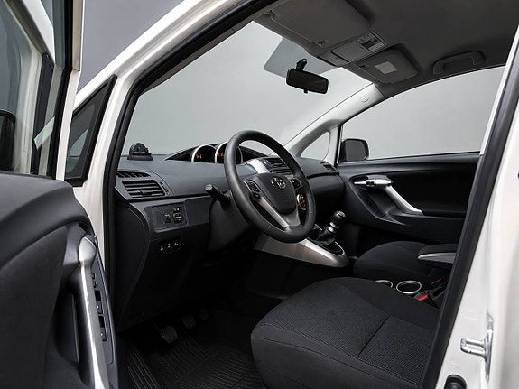 Toyota Verso 7 of 14