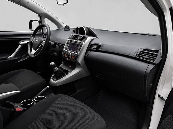 Toyota Verso 12 of 14