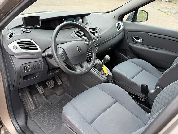 Renault Grand Scenic III 7 of 11