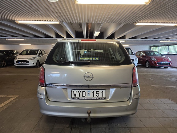 Opel Astra 4 of 5