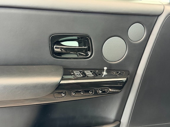 Rolls Royce Phantom 16 of 30