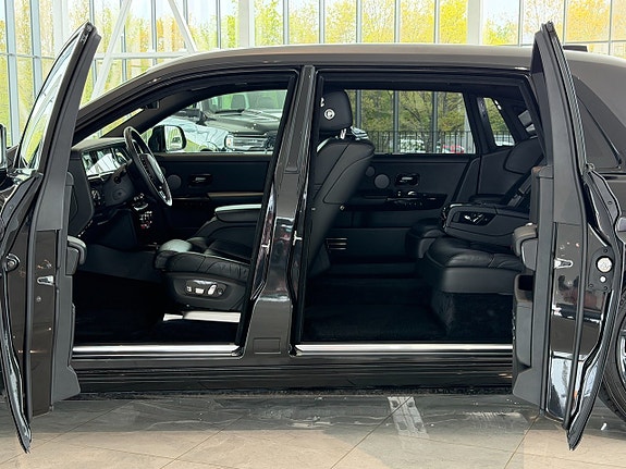 Rolls Royce Phantom 12 of 30