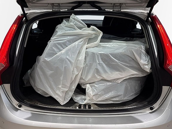 Volvo V60 4 of 5