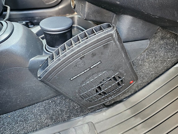 Toyota Yaris 15 of 16