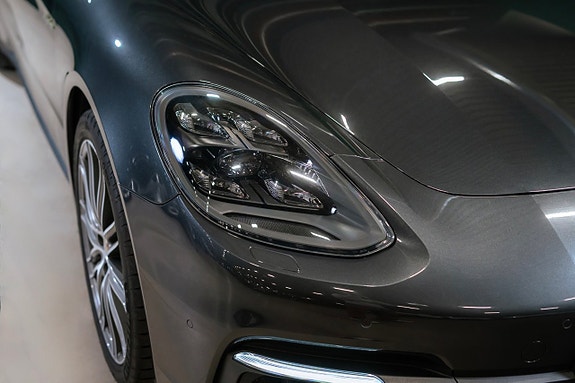 Porsche Panamera 4 10 of 27