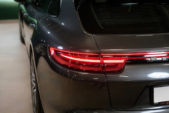 Porsche Panamera 4 11 of 27
