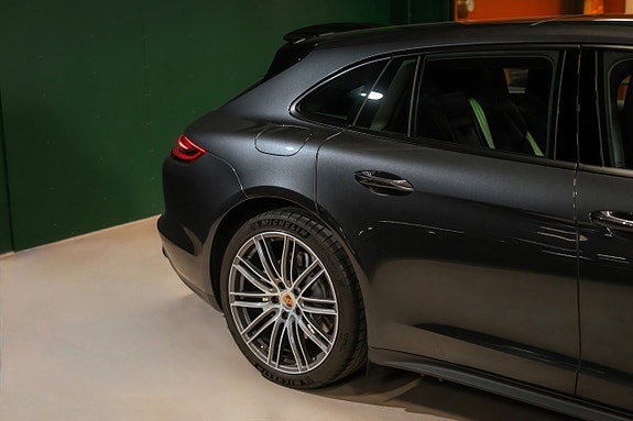 Porsche Panamera 4 6 of 27