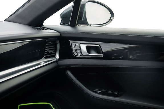 Porsche Panamera 4 21 of 27