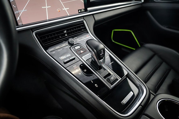 Porsche Panamera 4 19 of 27