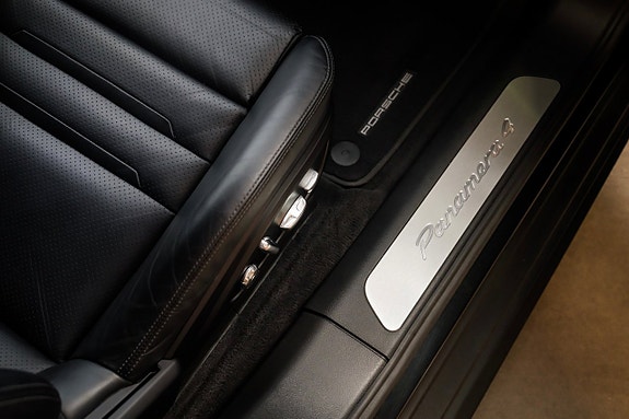 Porsche Panamera 4 26 of 27