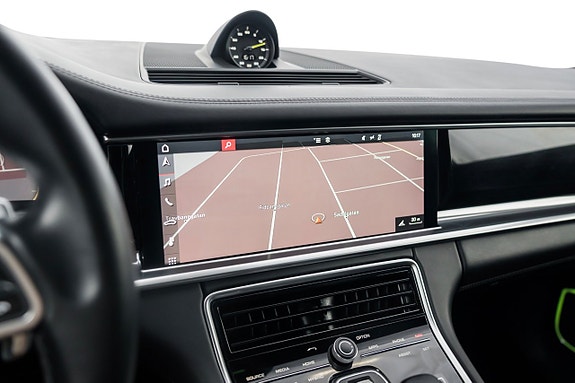 Porsche Panamera 4 17 of 27