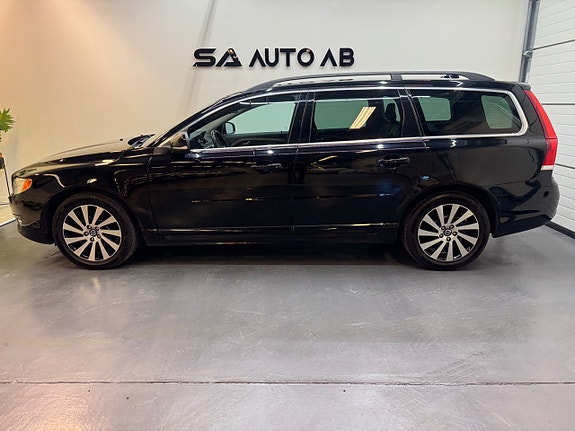 Volvo V70 3 of 19