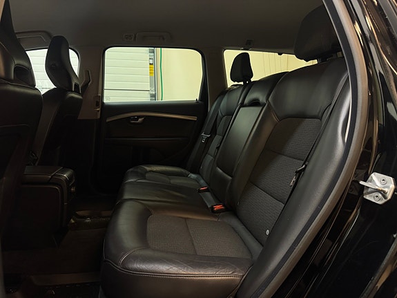 Volvo V70 10 of 19