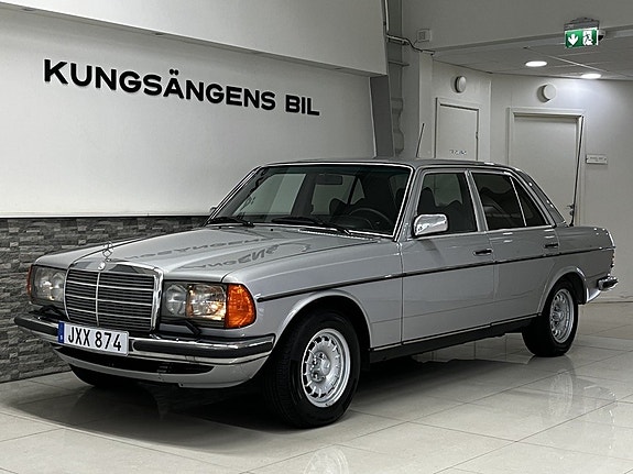 Mercedes-Benz 280 3 of 5