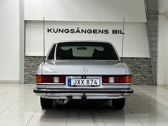 Mercedes-Benz 280 7 of 25
