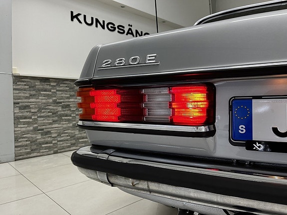 Mercedes-Benz 280 11 of 25