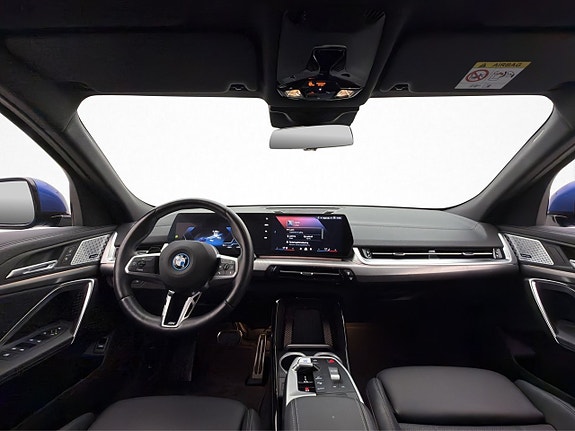 BMW iX2 13 of 30