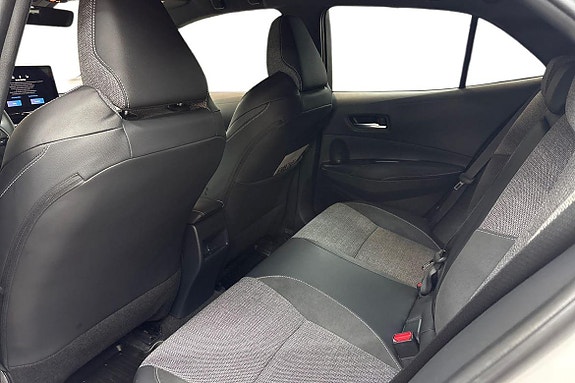 Toyota Corolla 13 of 21