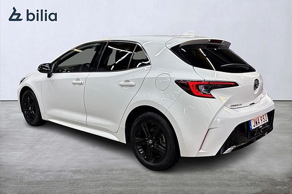 Toyota Corolla 2 of 5