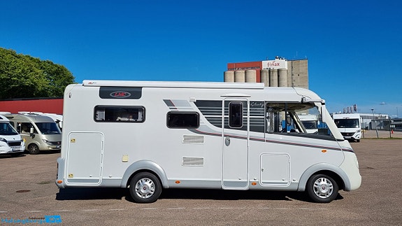 LMC I 650 Liberty Explorer 4 of 17