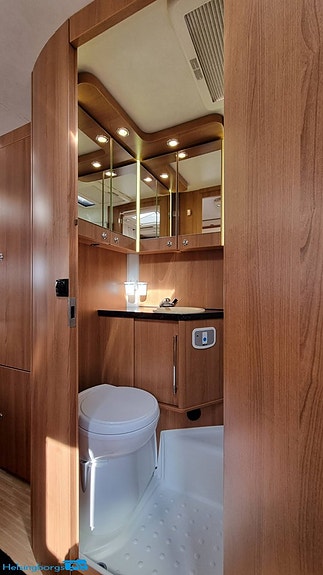 LMC I 650 Liberty Explorer 14 of 17
