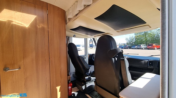 LMC I 650 Liberty Explorer 5 of 17