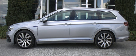 Volkswagen Passat 3 of 5
