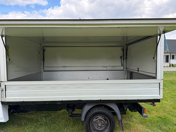 Ford Transit 3 of 5