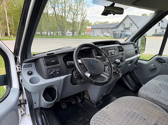 Ford Transit 12 of 19