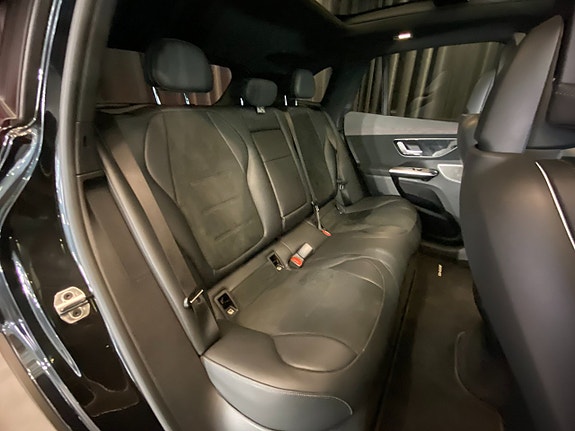 Mercedes-Benz EQE500 SUV 10 of 30