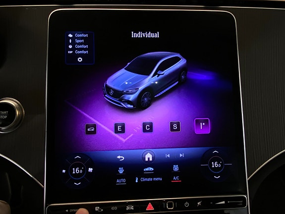 Mercedes-Benz EQE500 SUV 17 of 30