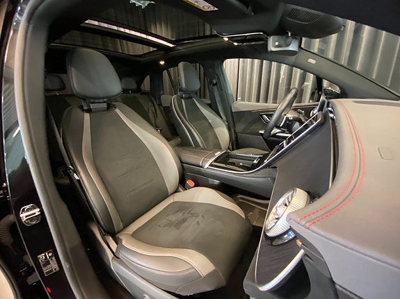 Mercedes-Benz EQE500 SUV 9 of 30