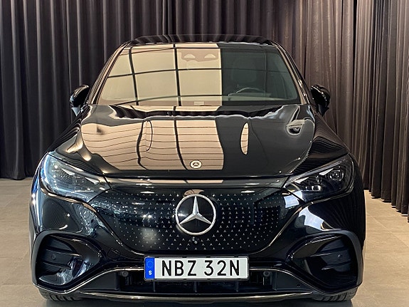 Mercedes-Benz EQE500 SUV 8 of 30