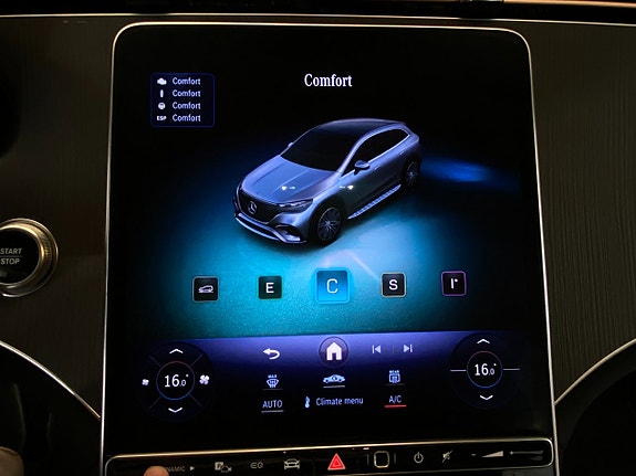 Mercedes-Benz EQE500 SUV 18 of 30