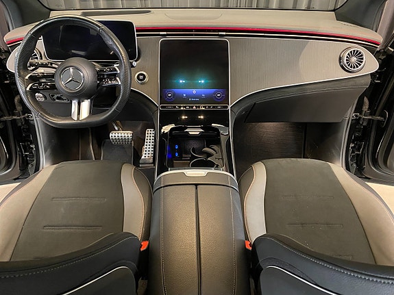 Mercedes-Benz EQE500 SUV 5 of 30