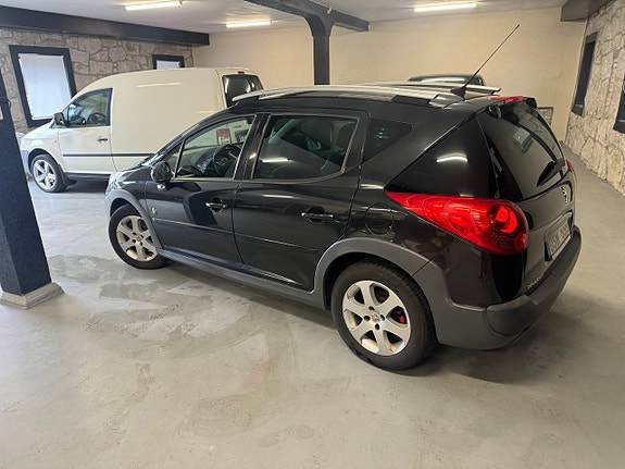 Peugeot 207 SW 2 of 5