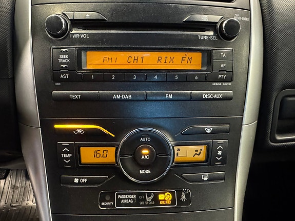 Toyota Auris 14 of 14
