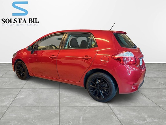 Toyota Auris 10 of 14