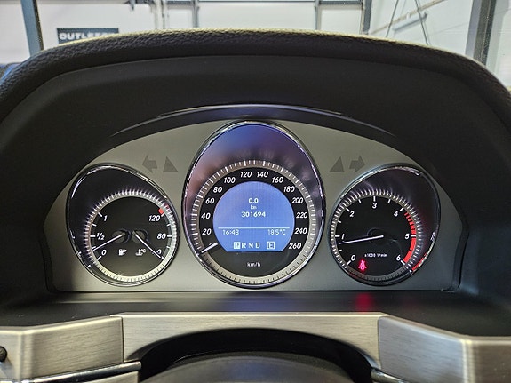 Mercedes-Benz GLK220 20 of 24