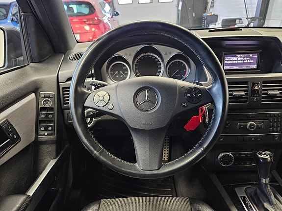 Mercedes-Benz GLK220 19 of 24