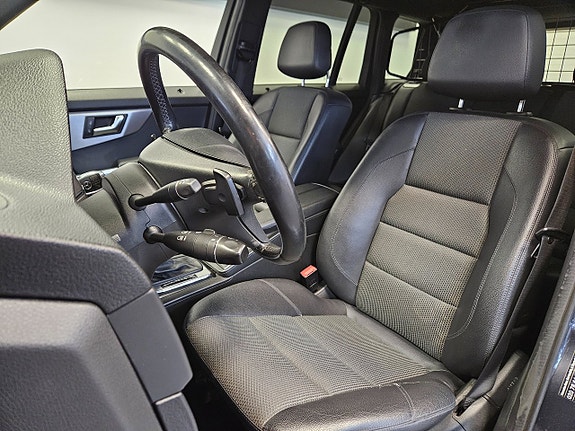 Mercedes-Benz GLK220 14 of 24
