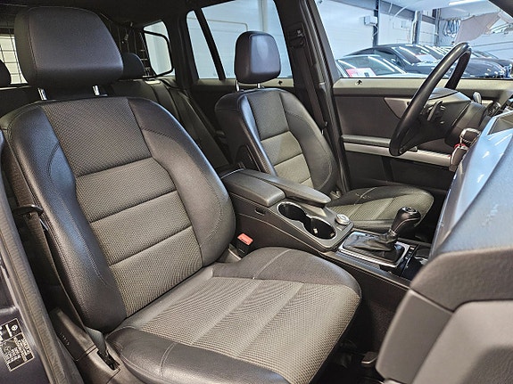 Mercedes-Benz GLK220 13 of 24