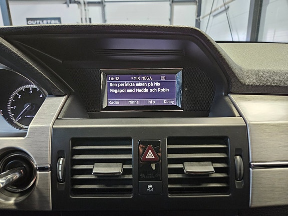 Mercedes-Benz GLK220 23 of 24