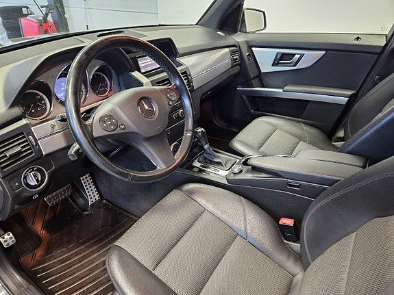 Mercedes-Benz GLK220 11 of 24