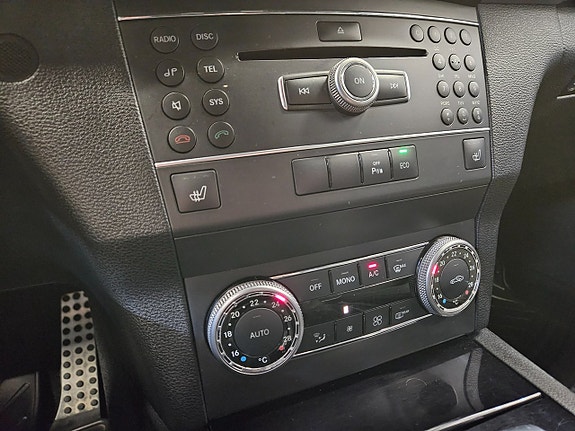 Mercedes-Benz GLK220 24 of 24