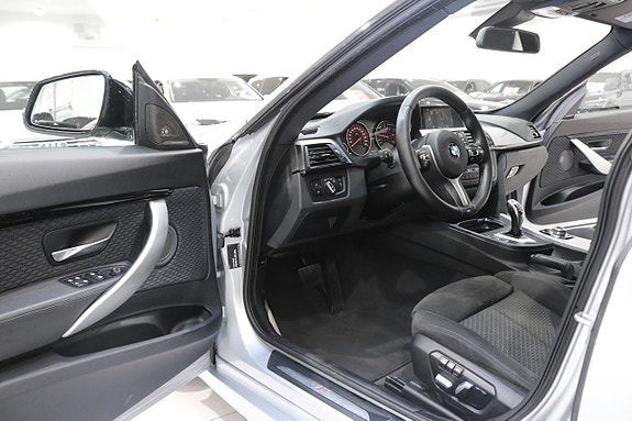 BMW 330d 10 of 30
