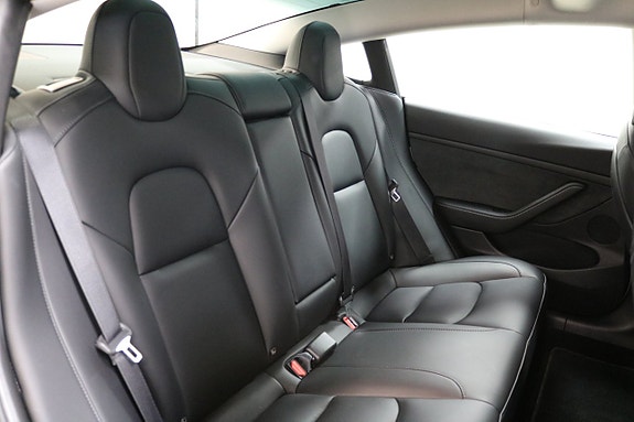 Tesla Model 3 19 of 21