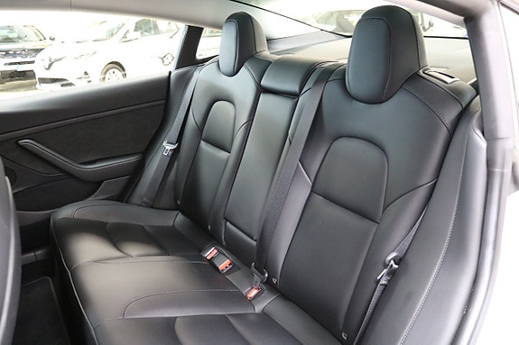 Tesla Model 3 8 of 21