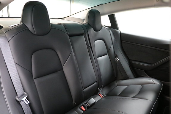 Tesla Model 3 9 of 21