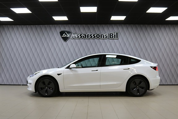 Tesla Model 3 3 of 5